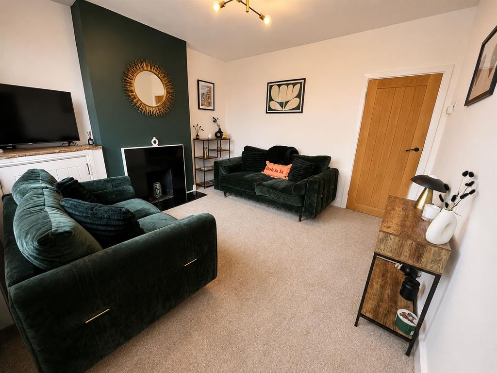 Property photo 3 of 15 Living Room