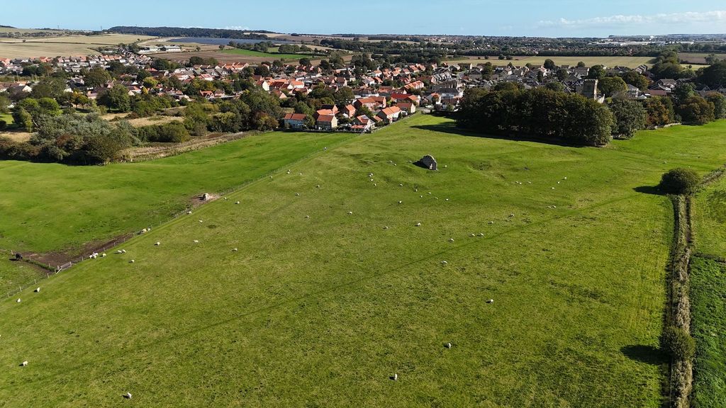 Property photo 3 of 9