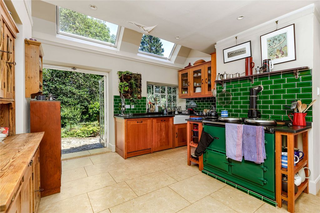 Property photo 2 of 21 Picture No. 29