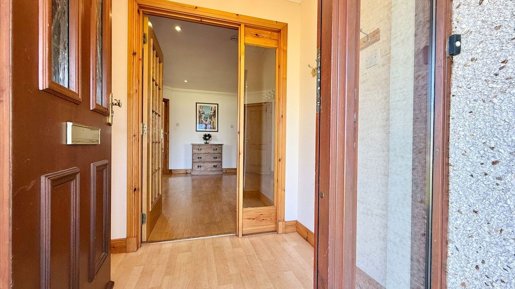 Property photo 2 of 40