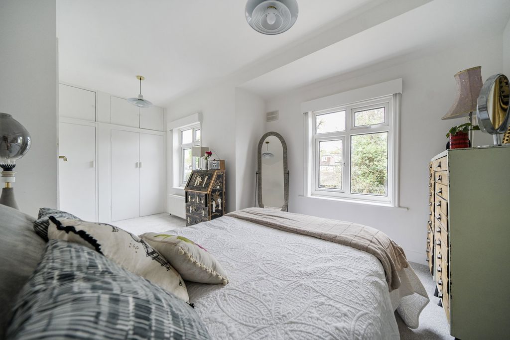 Property photo 3 of 29