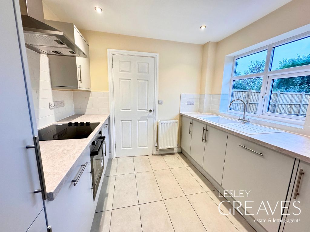 Property photo 2 of 9 Kitchen