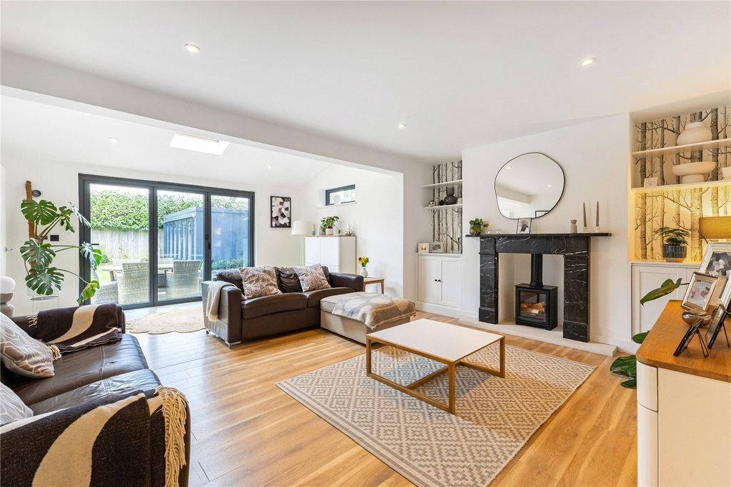 Property photo 3 of 25 Sitting Room