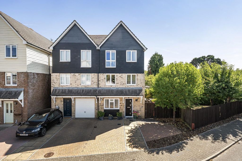 Property photo 1 of 26 1498478-1-6A689E9c3.Jpg