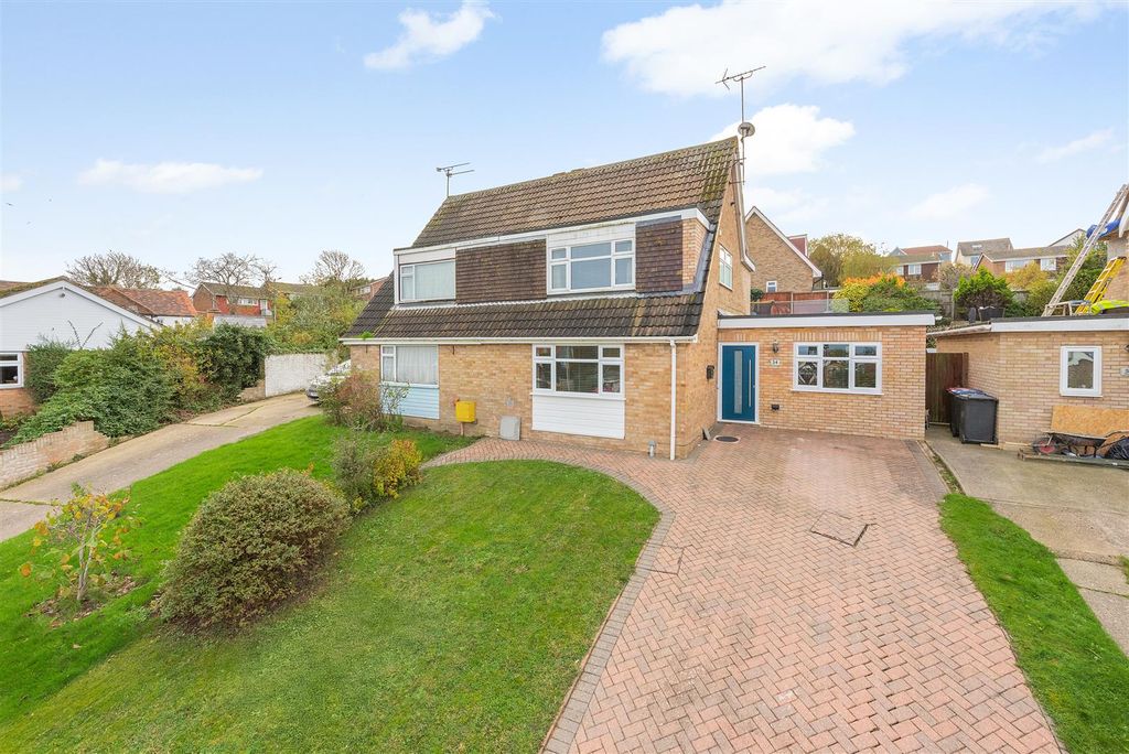 Property photo 1 of 20 Shearwater Avenue, Whitstable