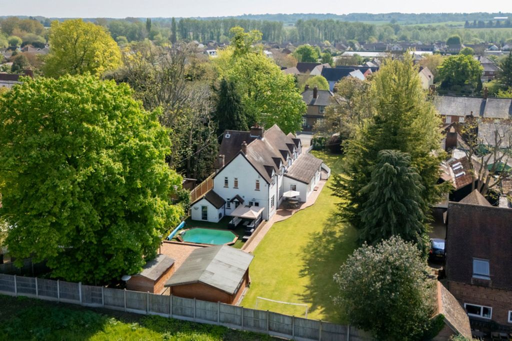 Property photo 2 of 43