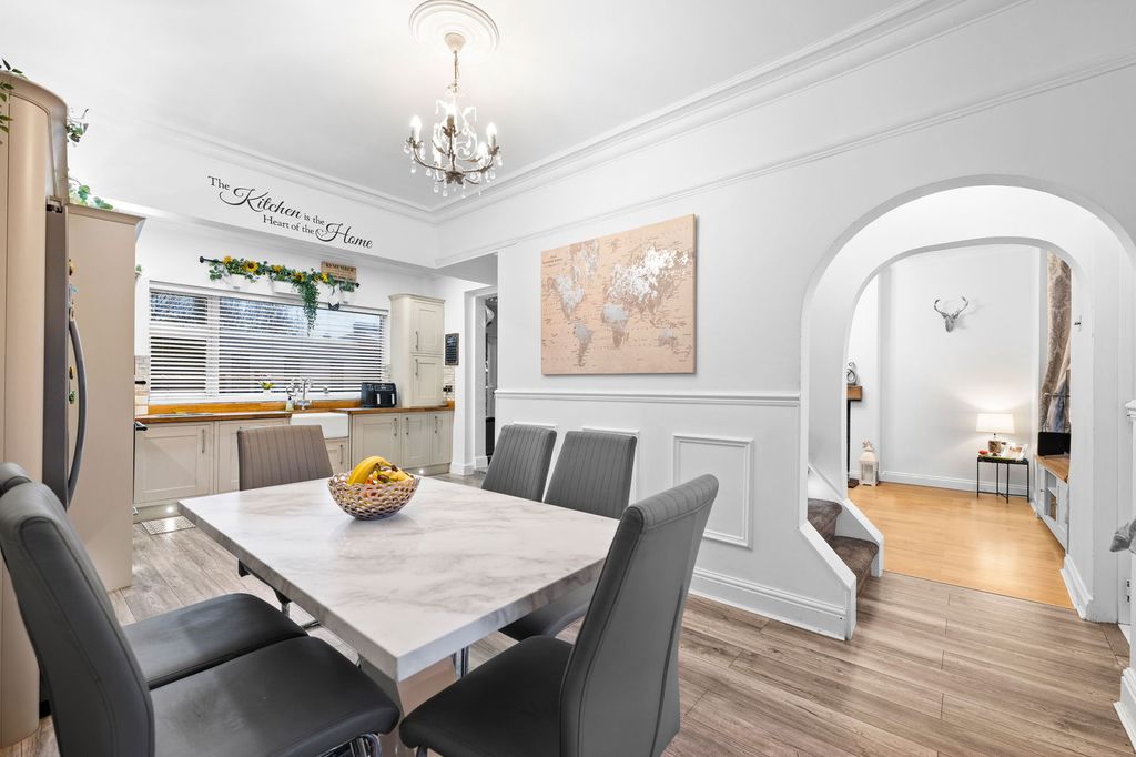 Property photo 2 of 32