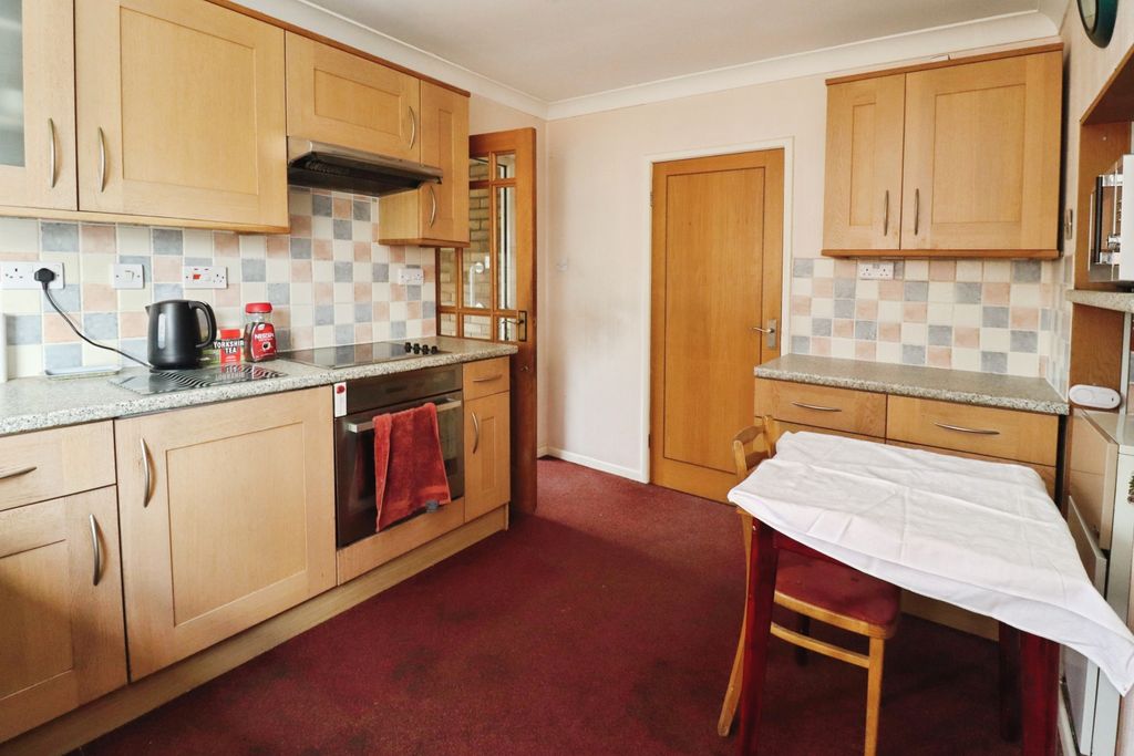 Property photo 3 of 23