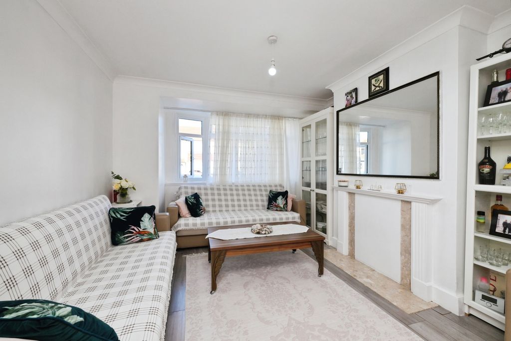 Property photo 2 of 16 Pbox-Img.Jpg