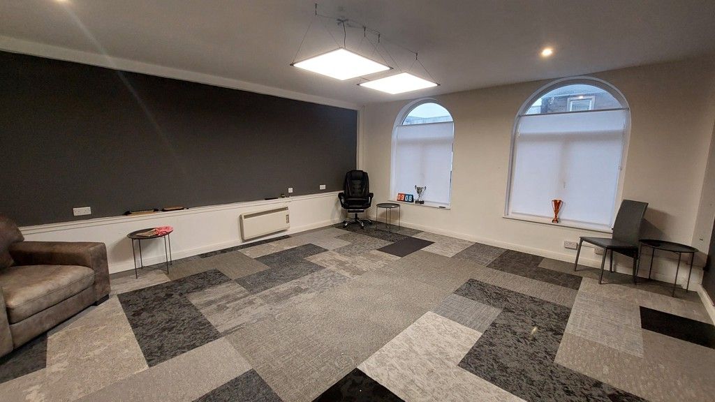 Property photo 2 of 9 Photo 6