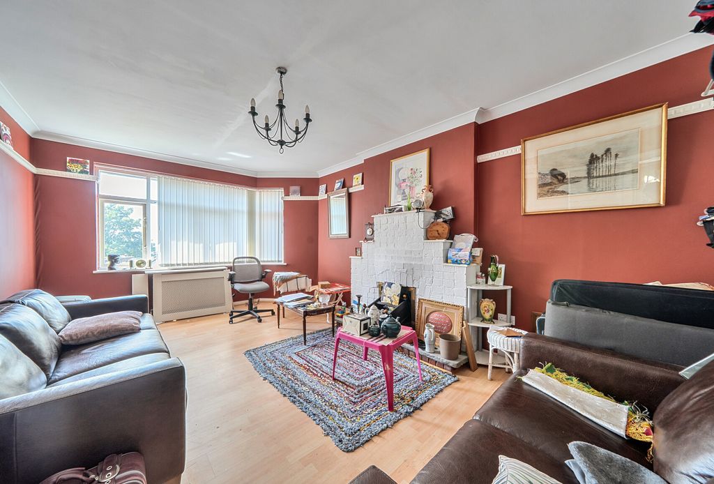 Property photo 1 of 10 1480972-1-6A354c9...