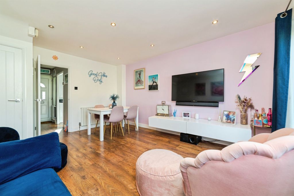 Property photo 2 of 18