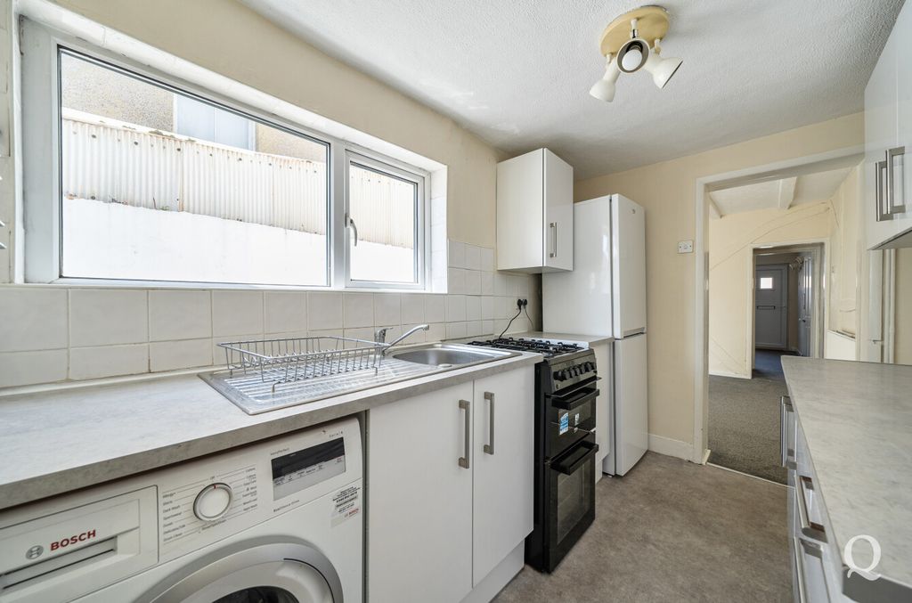 Property photo 3 of 24 4F7310Eb-F36c-4B0...
