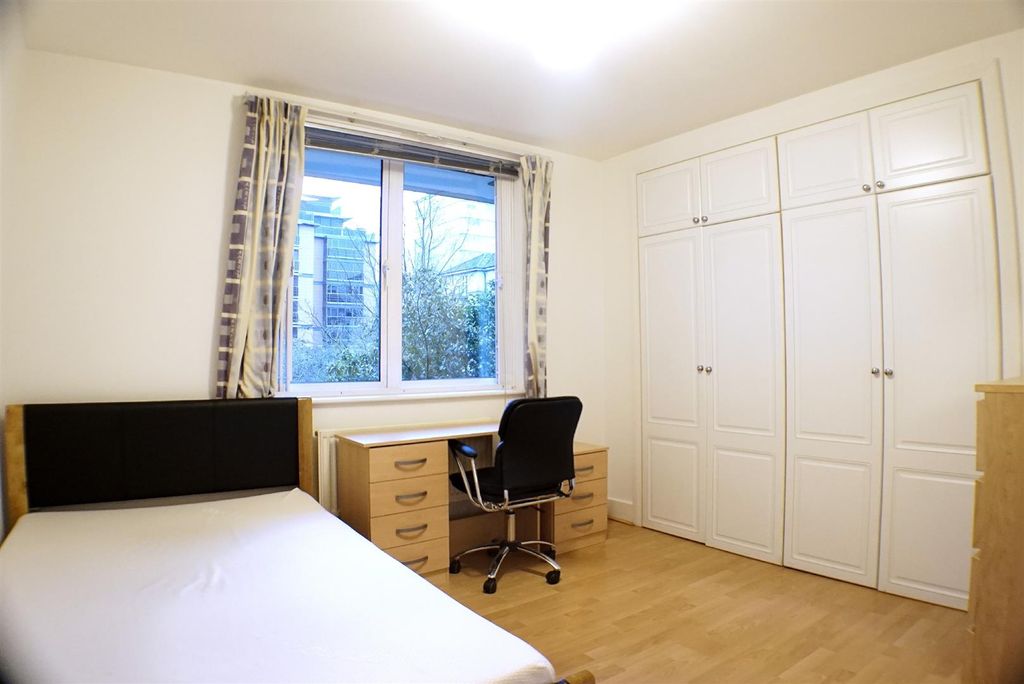 Property photo 3 of 5