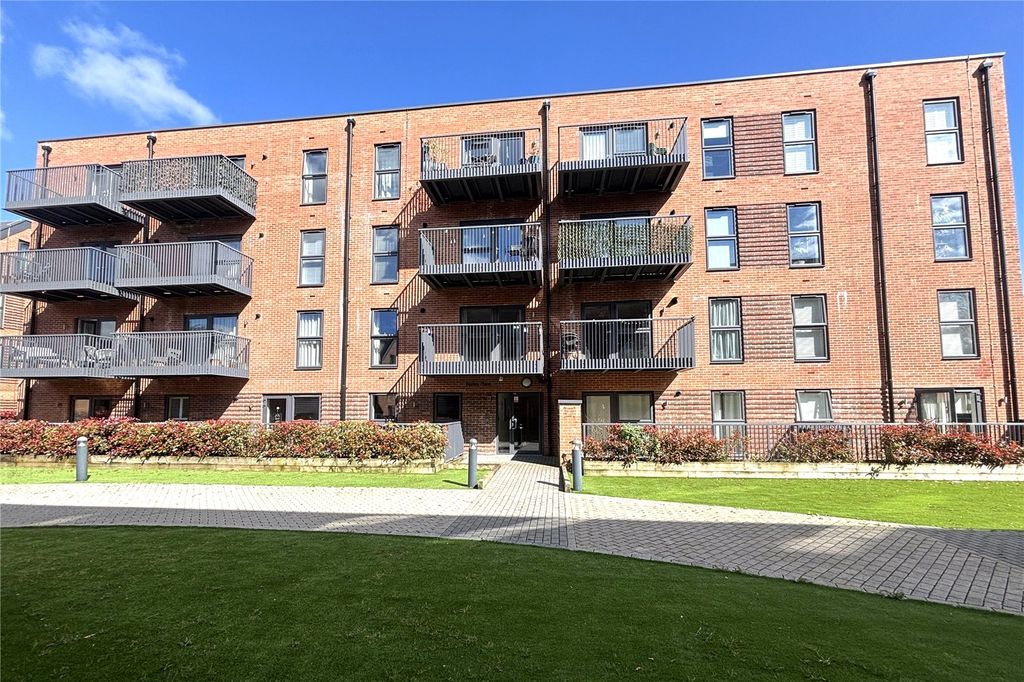 Property photo 1 of 7 Front