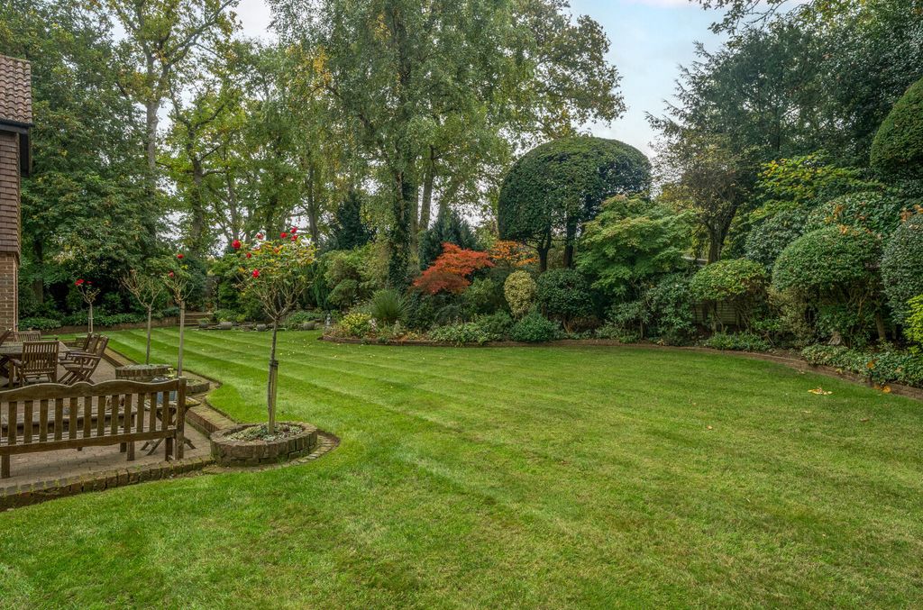 Property photo 3 of 39 1364716-1-68F2291...