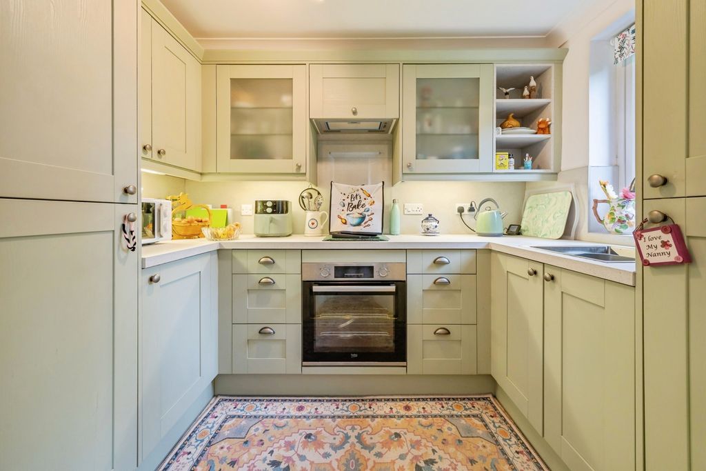 Property photo 2 of 21 Kitchen