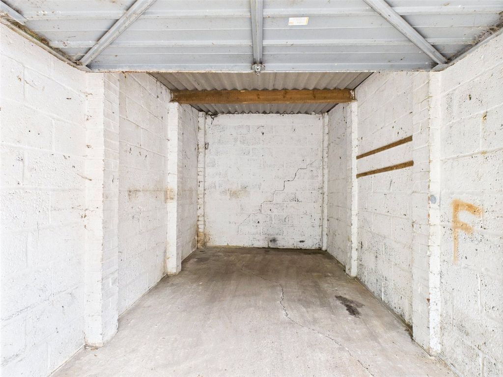 Property photo 3 of 3 Garage