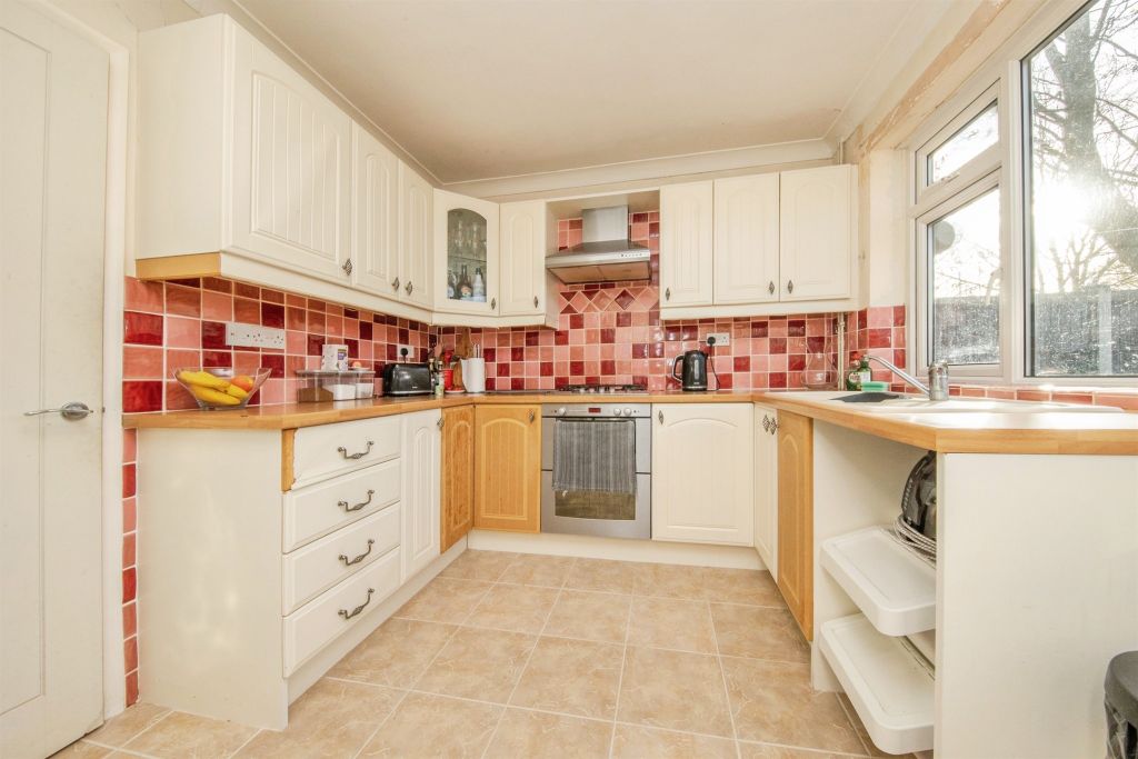 Property photo 2 of 17