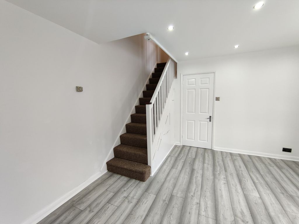 Property photo 2 of 12 3546-Hr-2.Jpg