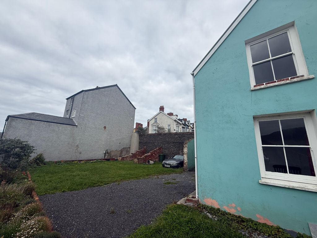 Property photo 3 of 14