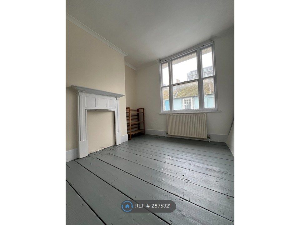 Property photo 3 of 11 Bedroom