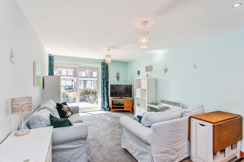 Property photo 3 of 17 Open Plan