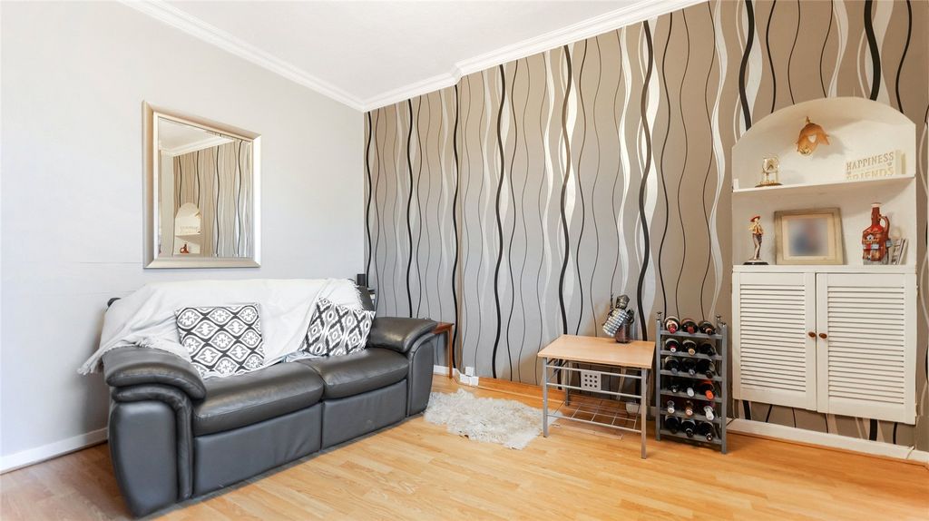 Property photo 3 of 23 Living Room