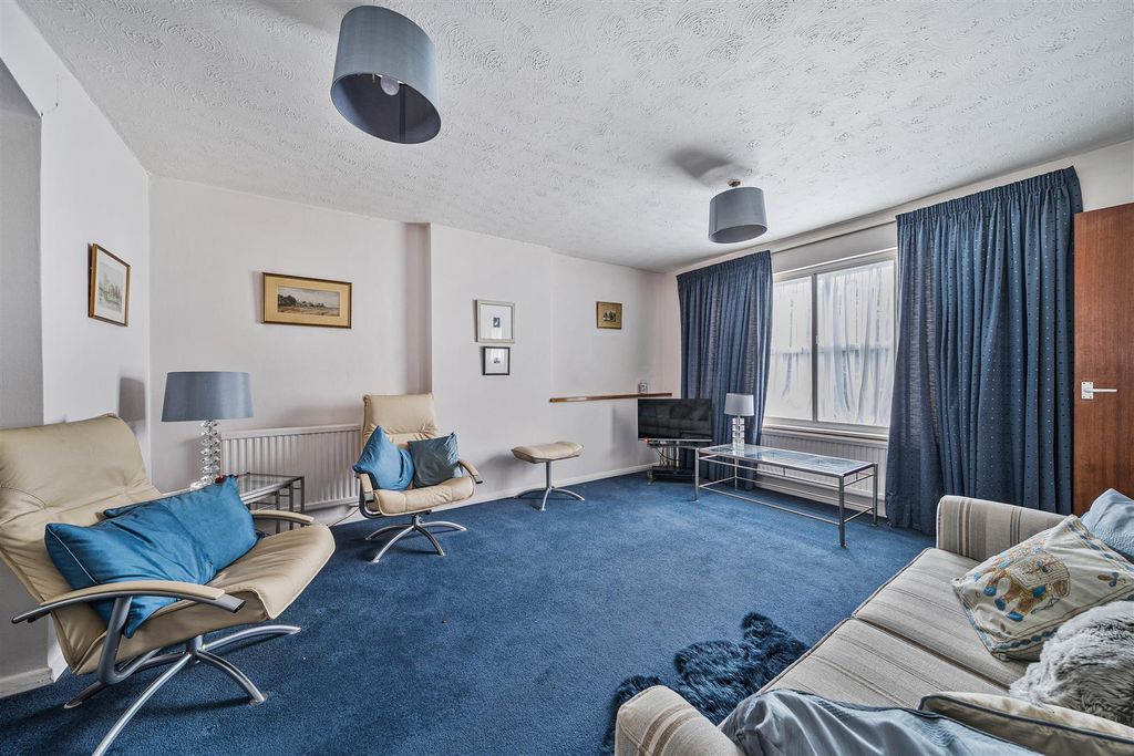 Property photo 3 of 16 1362992-10-6908E2Dd95124.Jpg