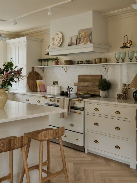 Property photo 3 of 19 Show Home