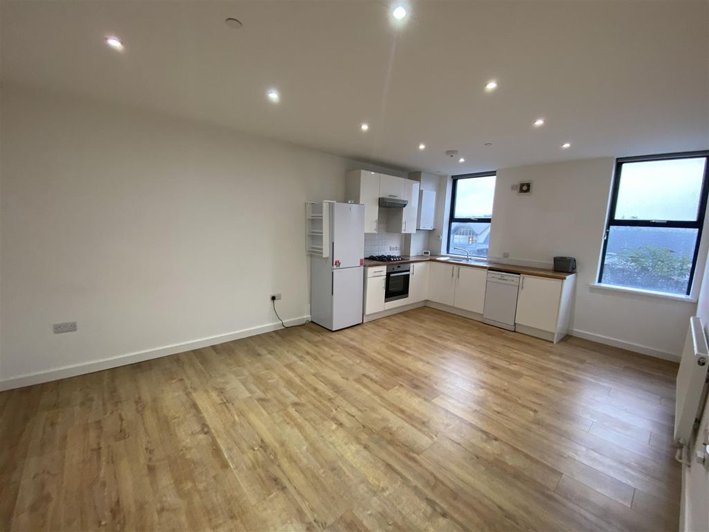 Property photo 2 of 12 Living Room Kitchen