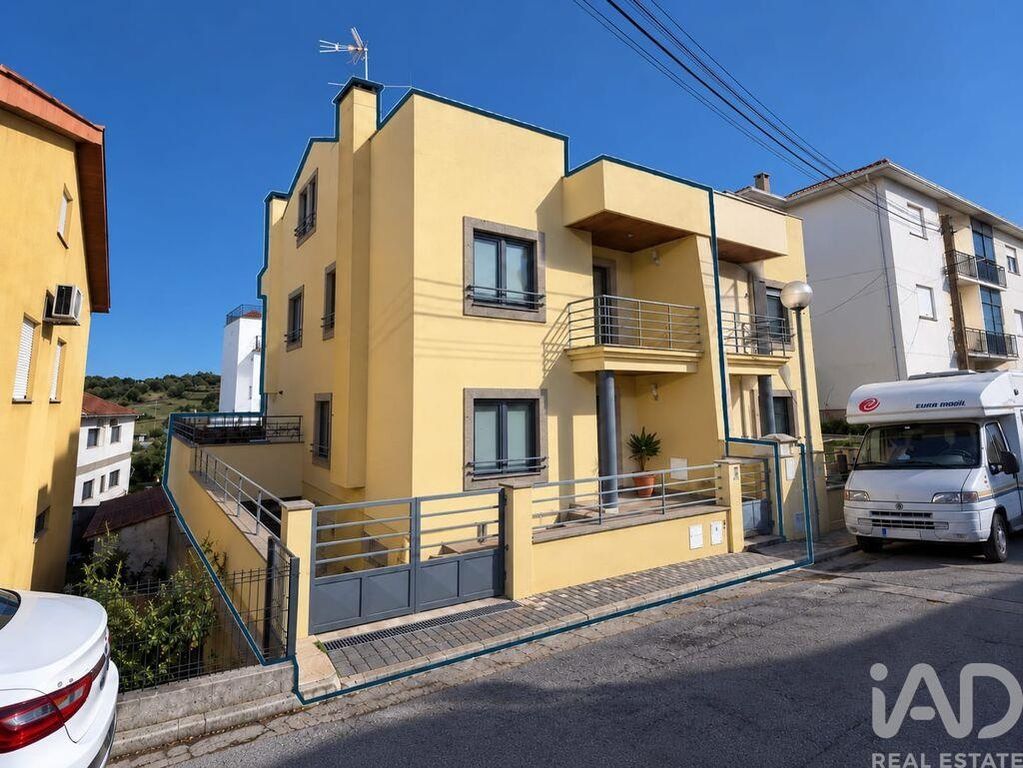 Property photo 1 of 40