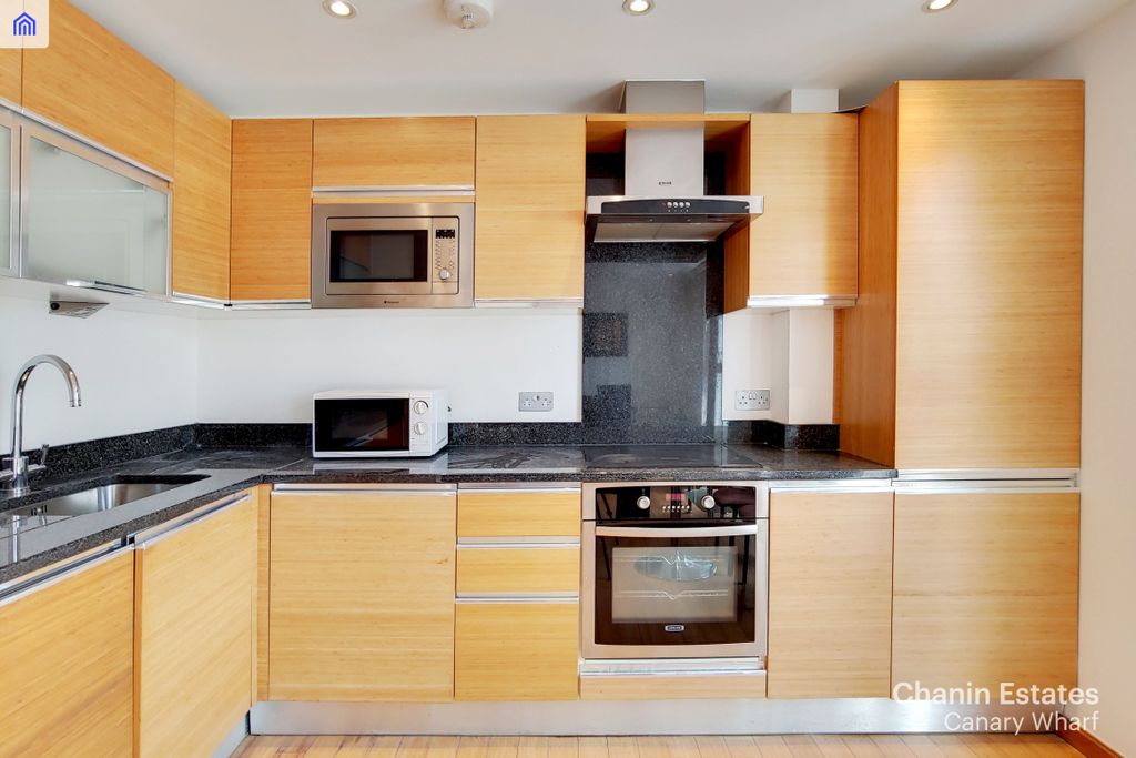 Property photo 3 of 9 Kitchen 2