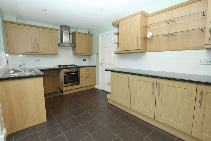 Property photo 3 of 18 Dining Kitchen