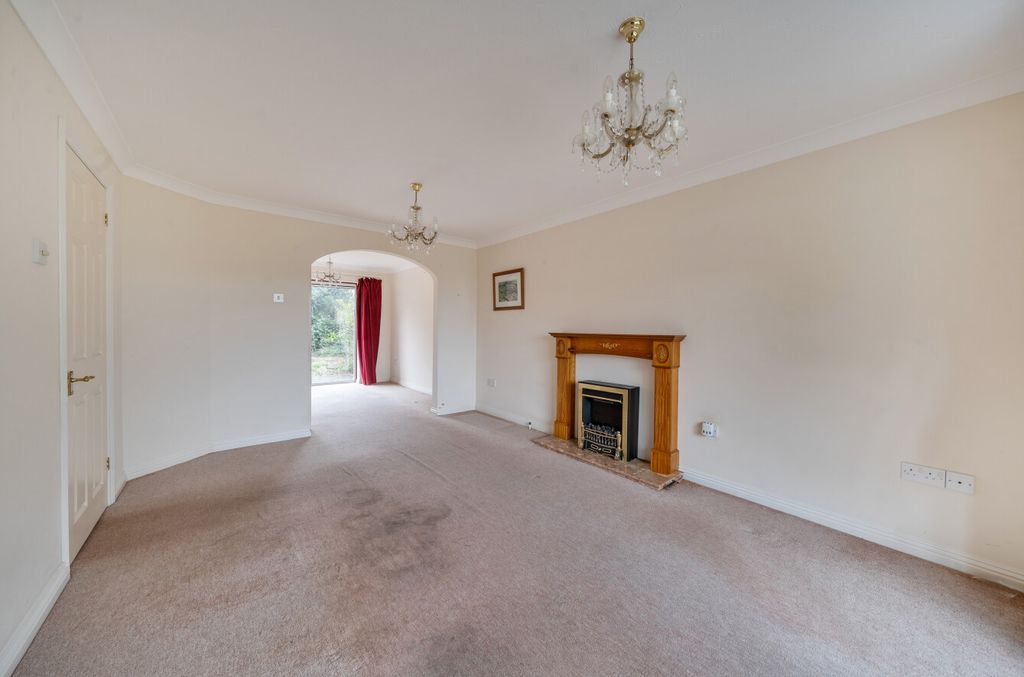 Property photo 3 of 15 1394919-3-69663F3...