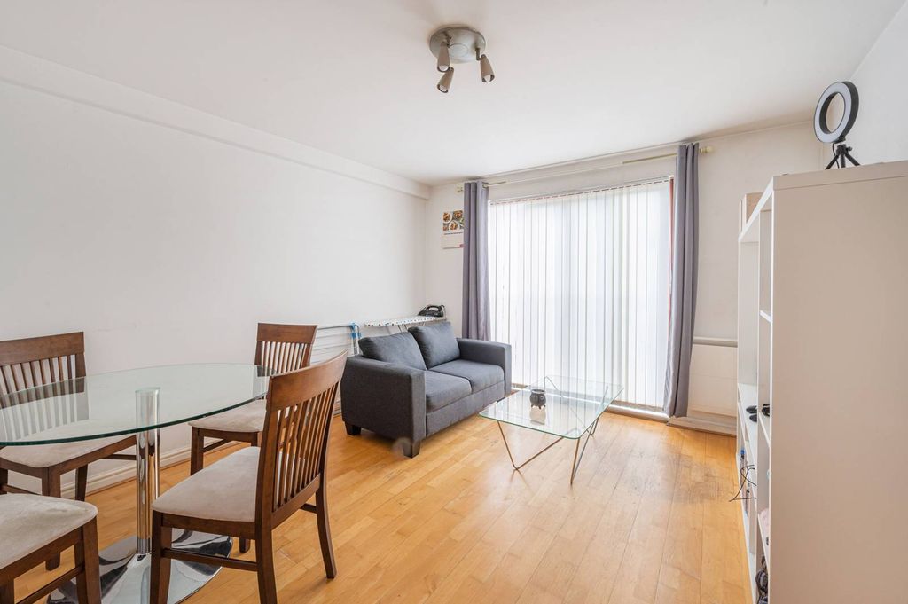 Property photo 2 of 5