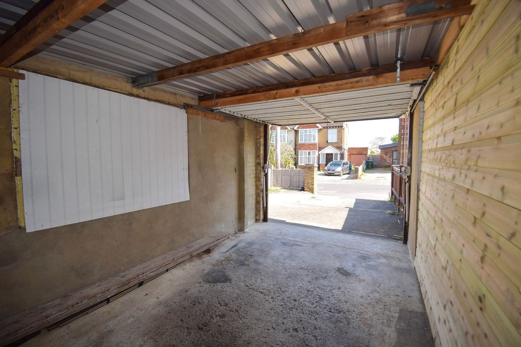 Property photo 2 of 4