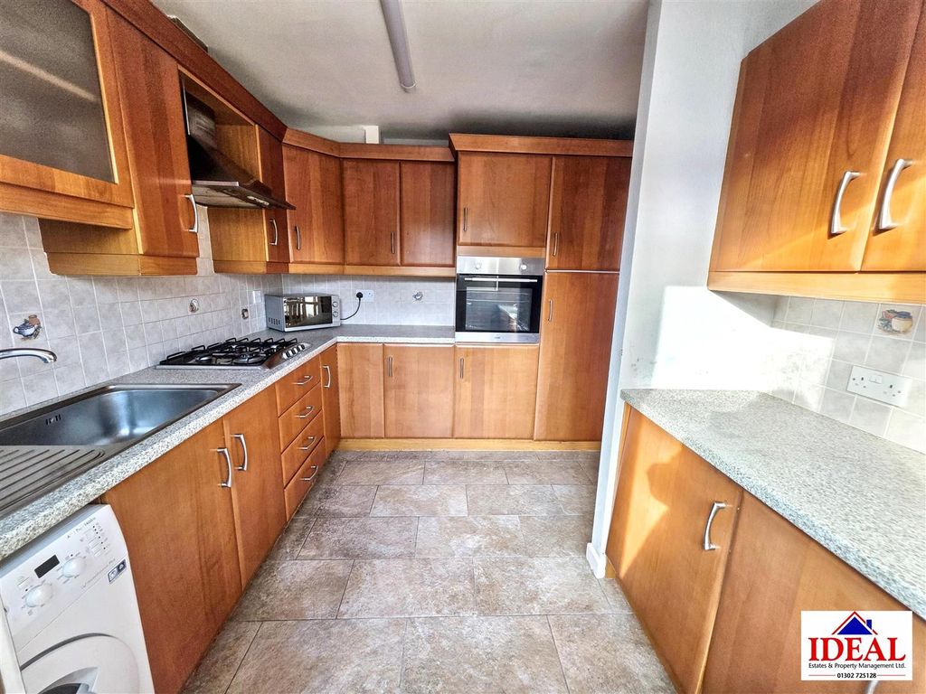 Property photo 2 of 14 1000037911.Jpg