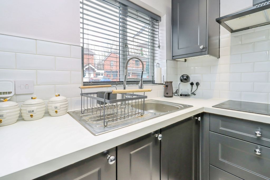 Property photo 3 of 15 Kitchen