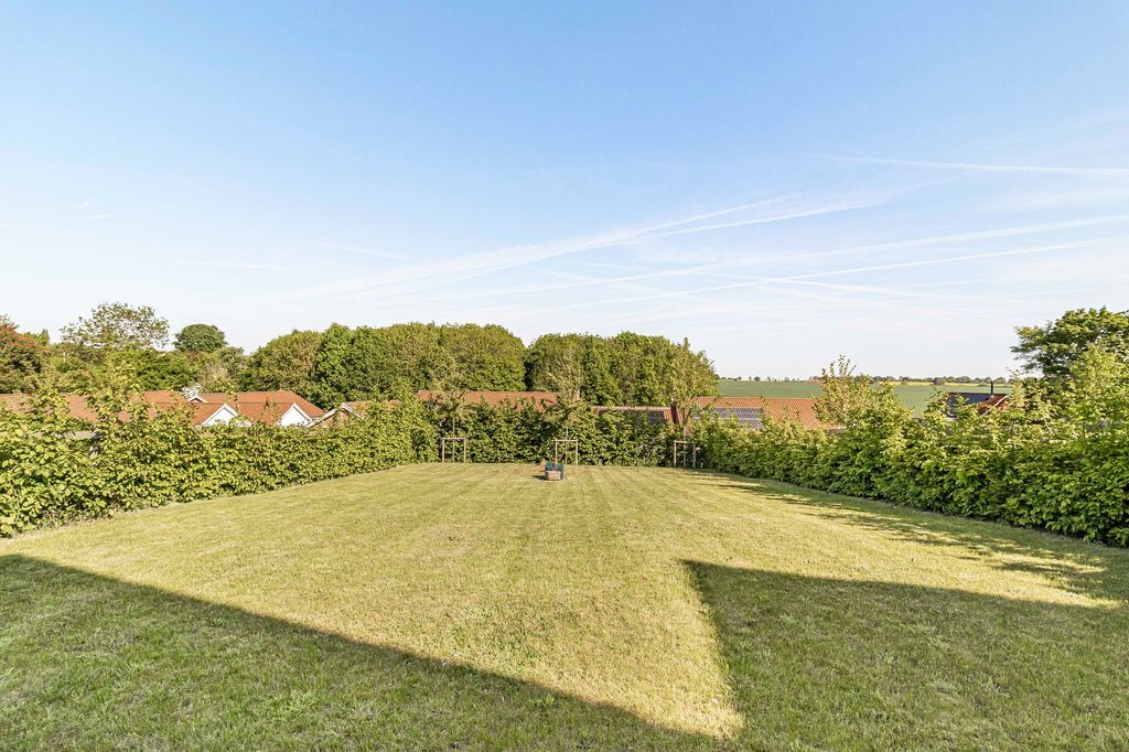 Property photo 3 of 23