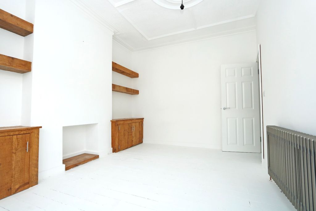 Property photo 3 of 12 4444892