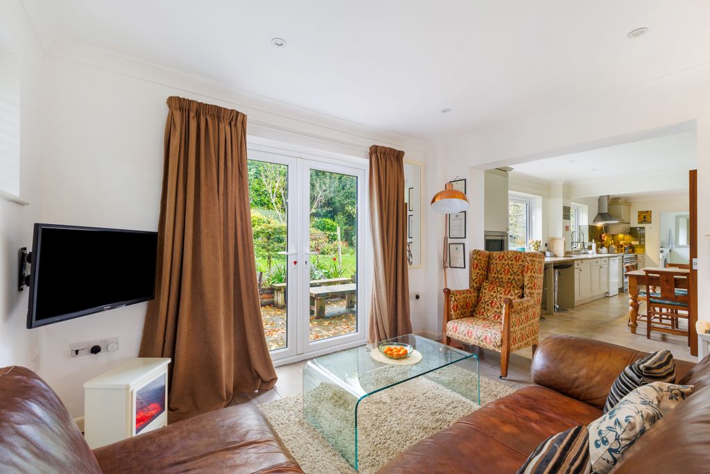 Property photo 3 of 12