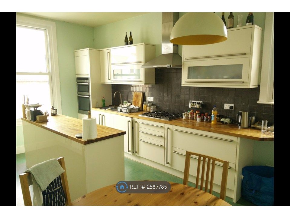 Property photo 1 of 14 Kitchen