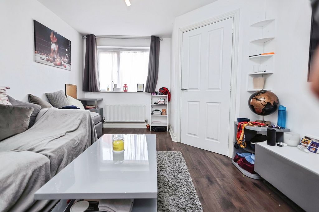 Property photo 2 of 18 Pbox-Img.Jpg