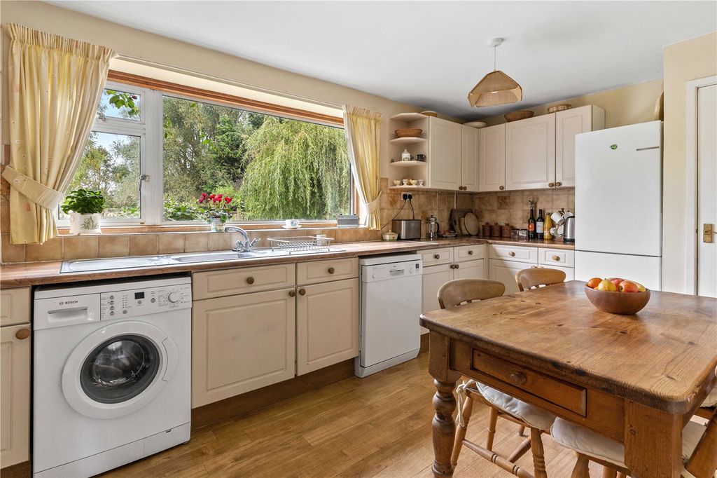 Property photo 2 of 29 Picture No. 28