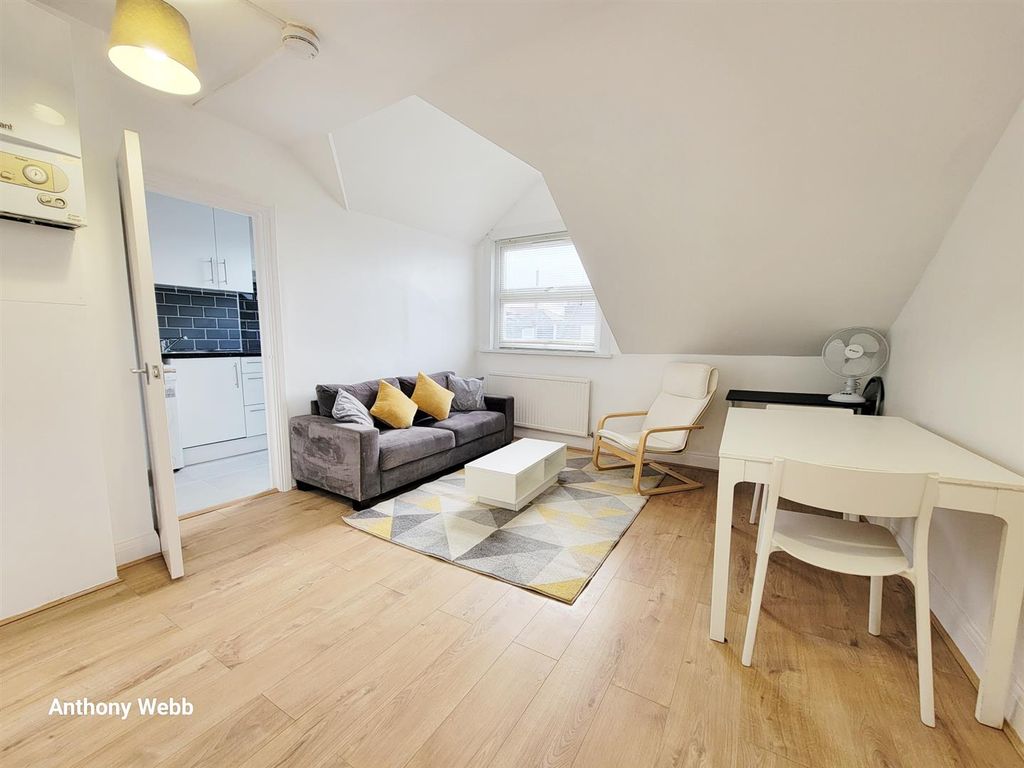 Property photo 2 of 7 Living Room