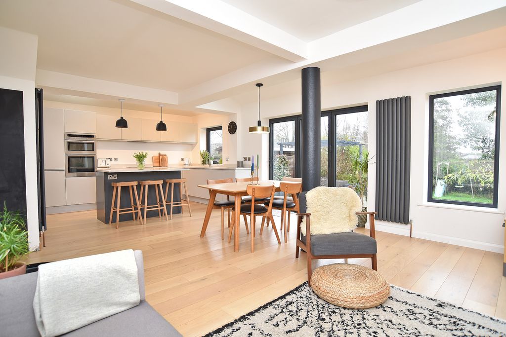 Property photo 2 of 20 3