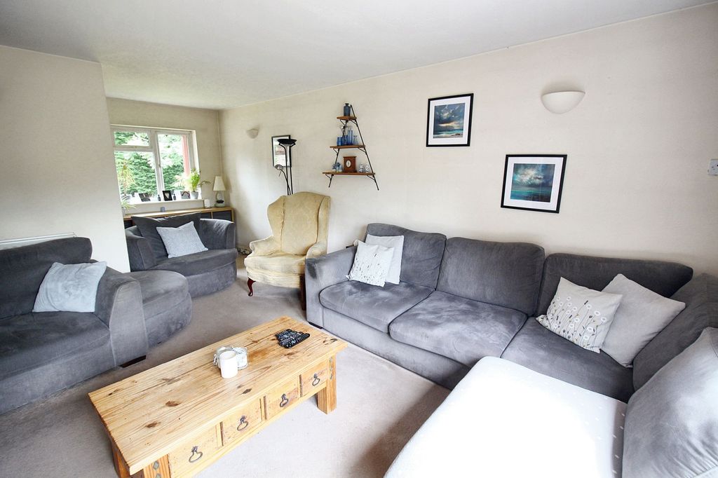 Property photo 3 of 17