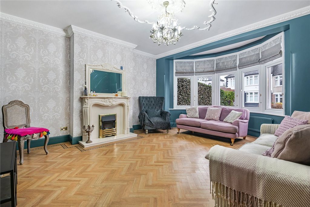 Property photo 3 of 29 Picture No. 04