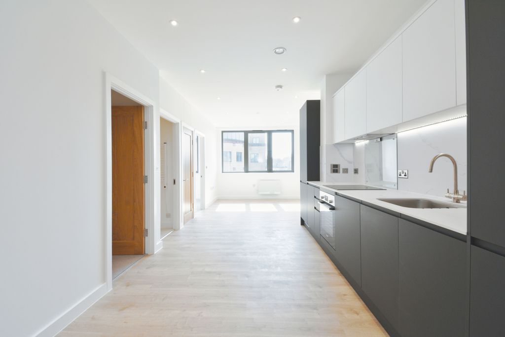 Property photo 1 of 12 Living Room